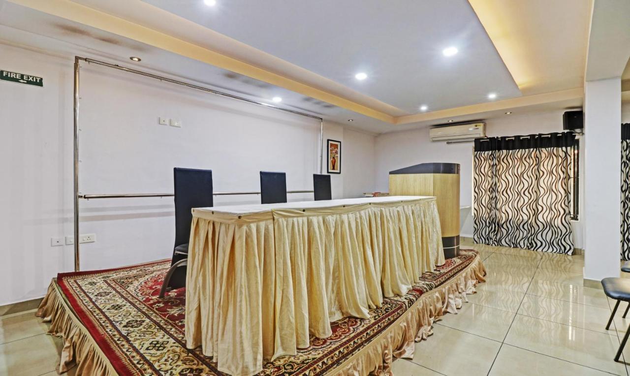 Treebo Symphony Hotels And Resorts Angamally Kizhake Chālakudi Eksteriør bilde
